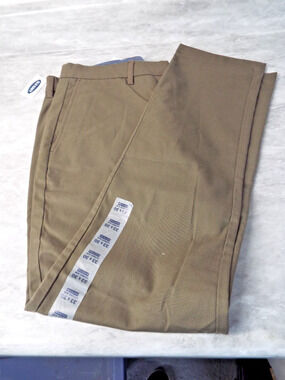 Old Navy Ultimate Slim Chino Pants Men’s 33x30 New with Tags